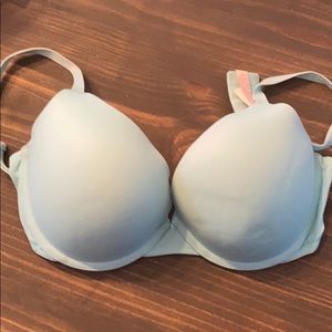34D VS bra